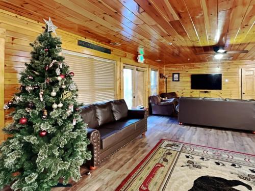 Smoky Mountains House | Hemlock Inn
