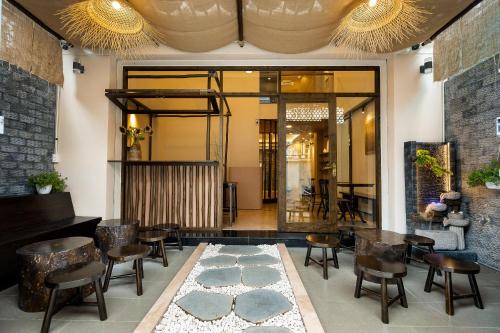 Phuong 8 Hotel | HemTouch House