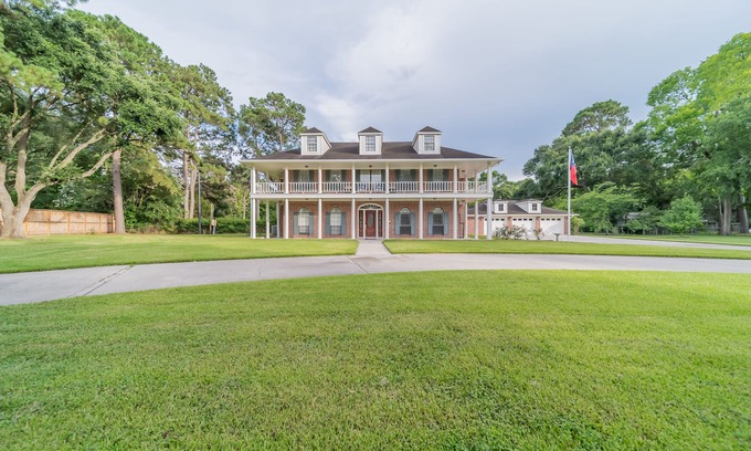 Spring House | Heron's Landing: POOL/HOT TUB + 2 Acres in Houston (Spring), TX