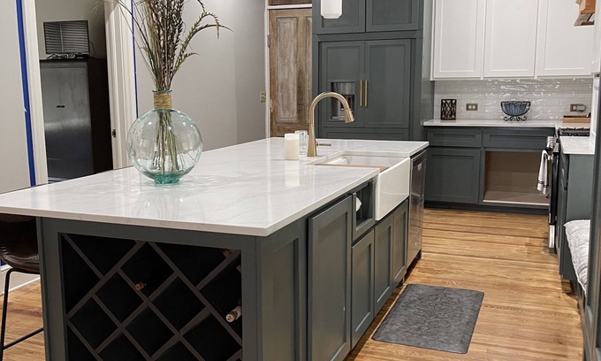 Columbia Cottage | Herstory Home- Cottage BnB