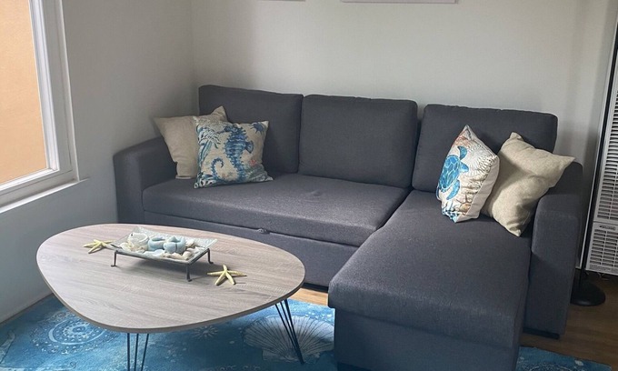 Alamitos Beach Apartment | Hidden Gem of Long Beach