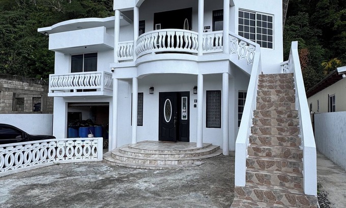 Buff Bay House | Hidden Gem Sapphire Buff Bay Portland. A piece of jamaica paradise awaits you.