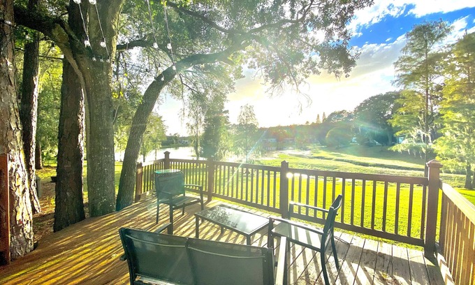 Kissimmee Cottage | Hidden Lake View Cottage 5 miles from Disney!