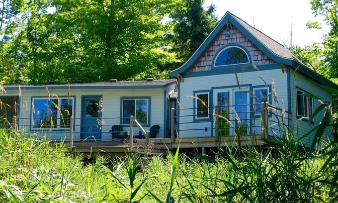 La Pointe House | Hideaway - Cottage with Lake Superior Views