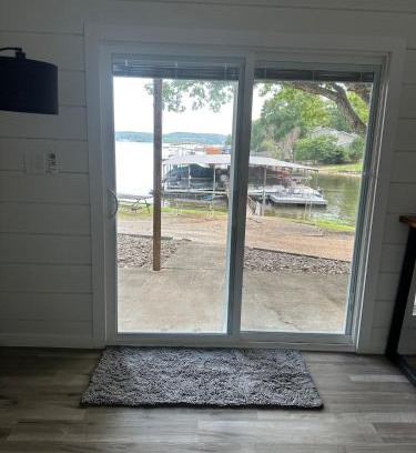 Sunrise Beach House | Hideaway on the lake!