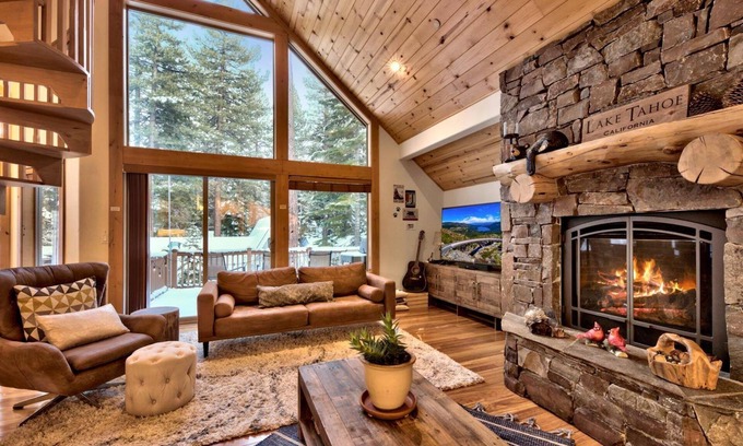 Pioneer Trail Cabin | Higher-end Mountain Home: Game Room, 3 Living Areas, Near Heavenly, 8 Guests+Kids 5 and Older