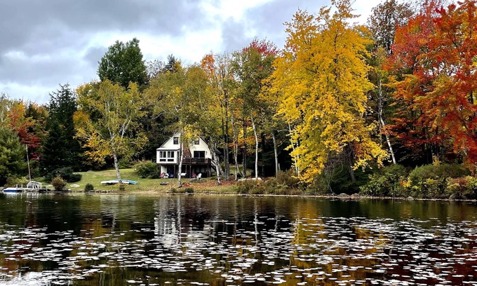 Washington House | Highland Lake Waterfront home perfect for family, fun, outdoors, and S’Mores!