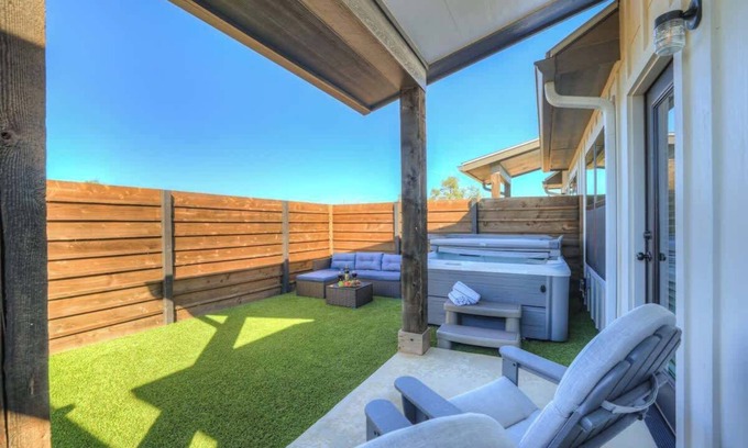 Fredericksburg Condo | Hill Country Wine Hideaway