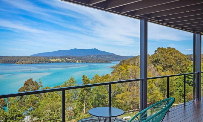 North Narooma Apartment | Hillcrest Views of Wagonga