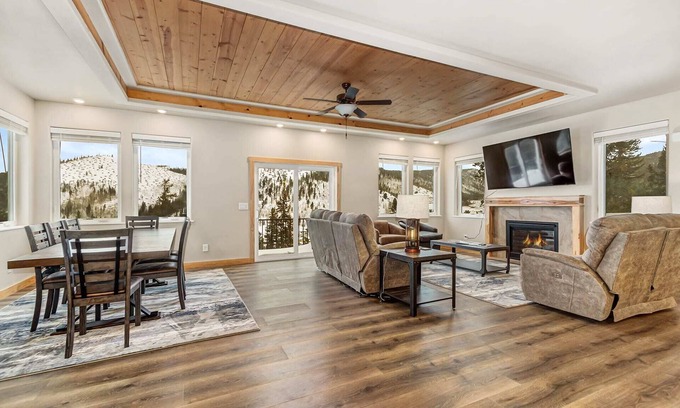 Breckenridge Heights House | Hillside Lodge - 7BR, Great Location with Views!