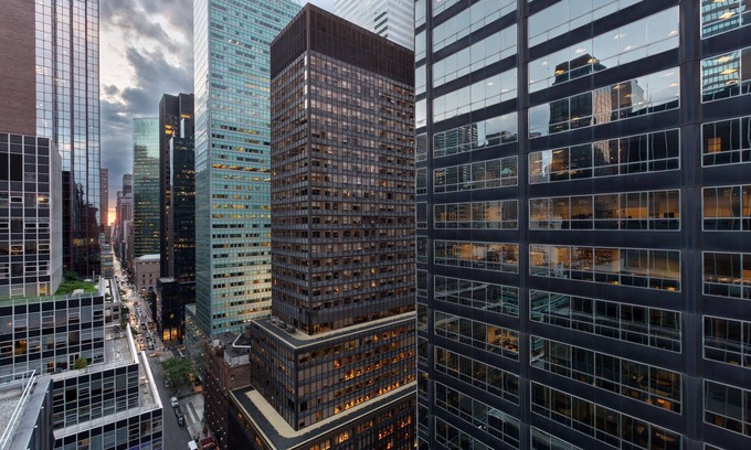 Turtle Bay Hotel | Hilton Garden Inn New York/Manhattan-Midtown East