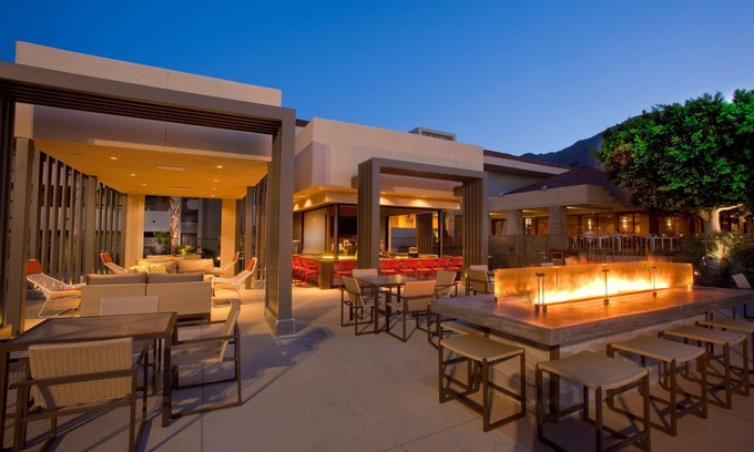 Downtown Palm Springs Resort | Hilton Palm Springs Resort