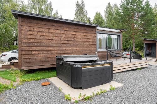 Jamsa House | Himosranta Suite A - Private Suite with Hot Tub & Lake Views