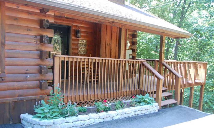 Gatlinburg - Pigeon Forge Ski Chalet | His Promises Cabin