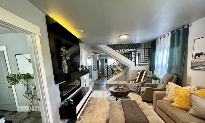 South Tacoma House | Historic 1910 Tacoma Home Stunning City Views Full Remodel Jacuzzi and Sauna