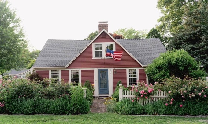 Centerville House | Historic 5BR Mid Cape w/Private Lake Access