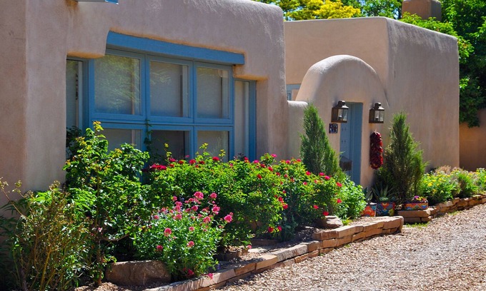 Historic Eastside House | Historic Eastside Haven~Close to Plaza/Canyon Rd~ Walk to coffee shops