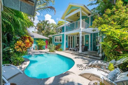 West Palm Beach Villa | Historic El Cid with Guest Cottage & Tropical Pool