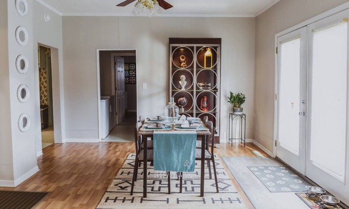St. Elmo Improvement League House | Historic Popular St Elmo