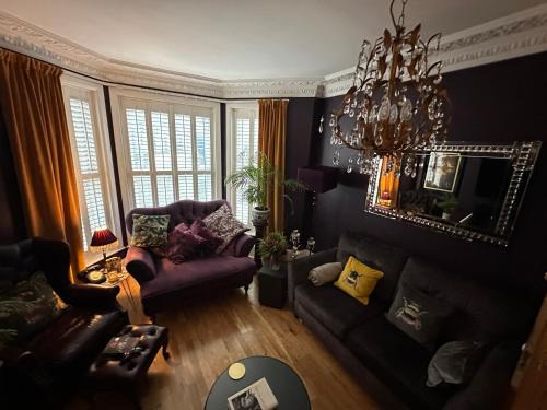 Hastings Bed & Breakfast | Hitchcock House