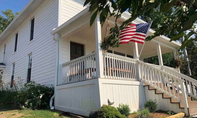 Livonia House | Hodge Podge Lake Lodge