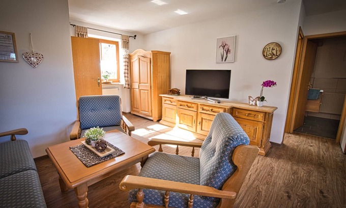 Unterschonau Apartment | Hoher Göll, for 2 people, 46 sqm with living room and extra bedroom and terrace