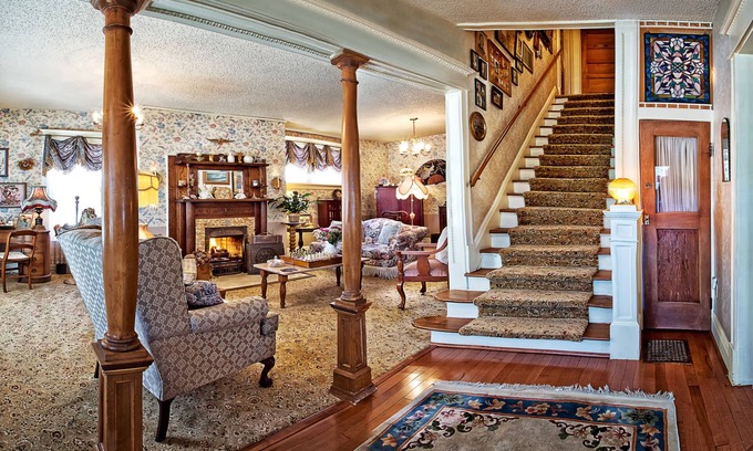 Colorado Springs Bed & Breakfast | Holden House 1902 Bed & Breakfast Inn