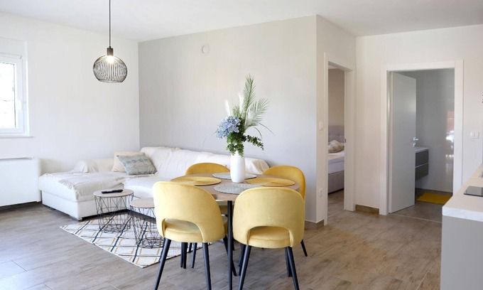 Marsici Apartment | Holiday apartment Kremenici for 1 - 4 persons with 1 bedroom - Holiday apartment