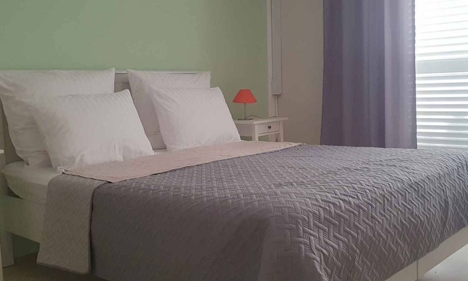 Karlobag Apartment | Holiday apartment next to the sea