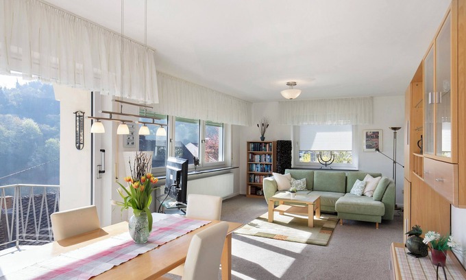 Sankt Goar Apartment | Holiday Apartment 'Rheinblick' with Balcony and Wi-Fi