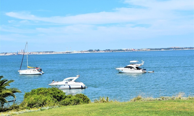 Carvalhal Villa | Holiday Beach Villa with Pool on top of a semi-private beach (south of Lisbon)