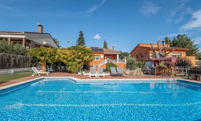 Olerdola House | Holiday Home 'Ca La Iaia' with Mountain View, Private Pool and Wi-Fi