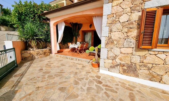 Posada Apartment | Holiday flat with fireplace, terrace and sea view