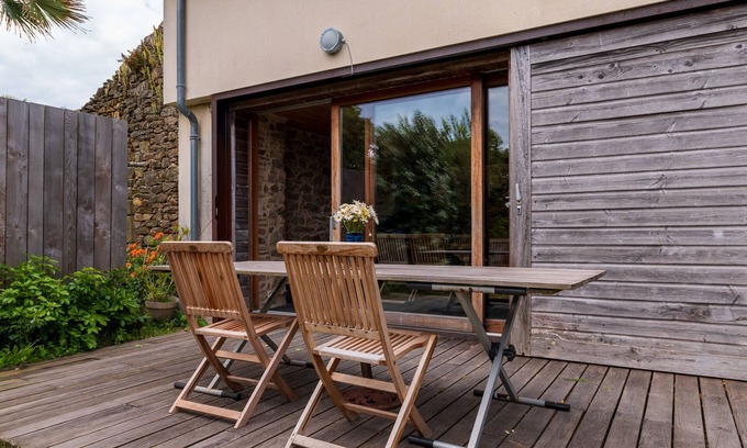 Saint-Gildas-de-Rhuys House | Holiday Home 'A La Saline Plage À 10min À Pied' with Terrace, Garden and Wi-Fi