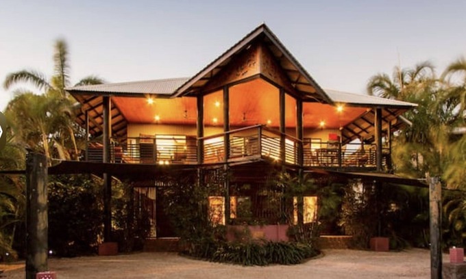 Broome House | Holiday home Asrama Broome