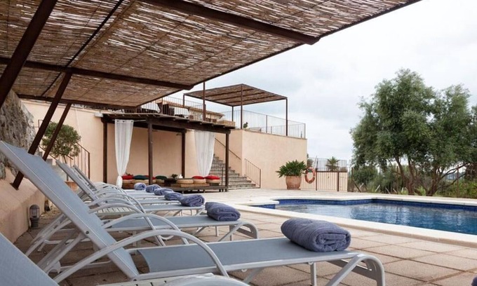 Moscari House | Holiday Home 'Can Riera' with Mountain View, Wi-Fi and Air Conditioning