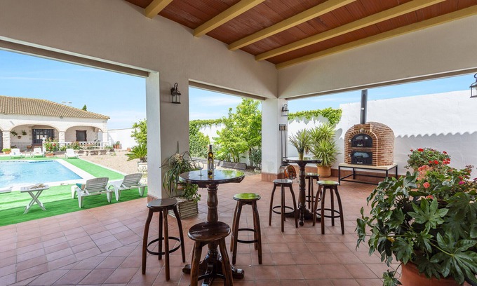La Lantejuela House | Holiday Home 'Casa Rural Villa Cerro De Mena' with Pool, Garden, Terrace & Wi-Fi