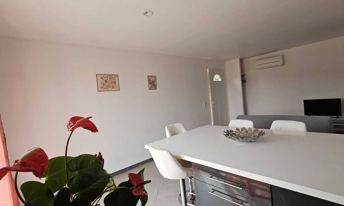 Le Bosc House | Holiday Home 'Entière Évasion Nature' with Mountain View, Wi-Fi and Air Conditioning