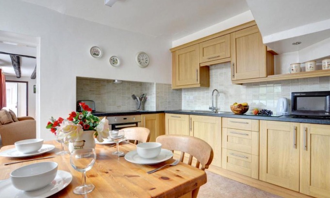 Porthmadog House | Holiday Home Glaslyn Cottage by Interhome