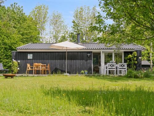 Smidstrup Strand House | Holiday Home Ilsabet - 750m from the sea by Interhome