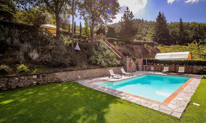 Pieve di Chio House | Holiday Home in Cortona with Pool & Garden