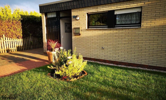 Tossens House | Holiday home in Tossens with furnished terrace