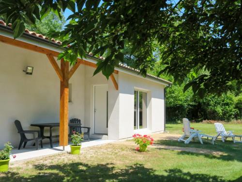Civrac-en-Medoc House | Holiday Home La Casita by Interhome