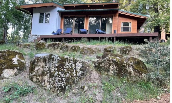 Cascadel Woods House | Holiday Home near Yosemite National Park!