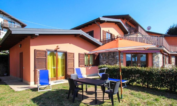 Luino House | Holiday Home Residenza Agrifoglio-11 by Interhome
