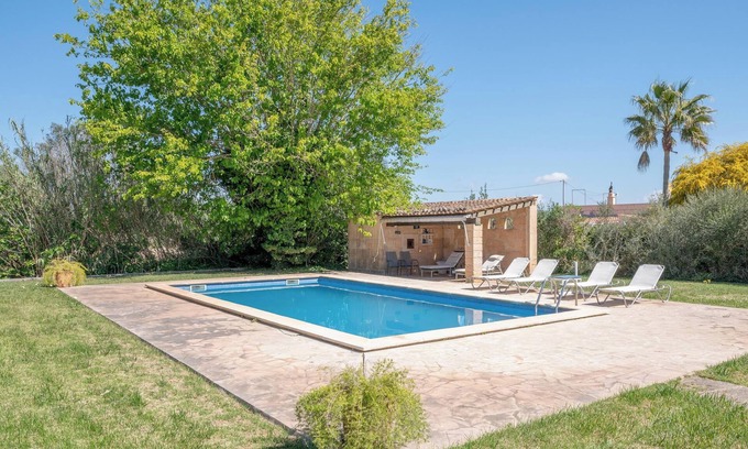 Algaida House | Holiday Home Sa Era Nova with Wi-Fi, A/C, Pool, Garden & Terrace; Parking Available