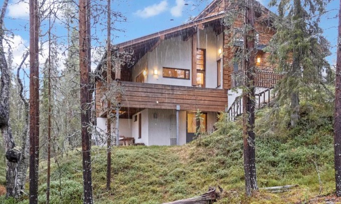 Salla House | Holiday Home Sallan lumous b by Interhome