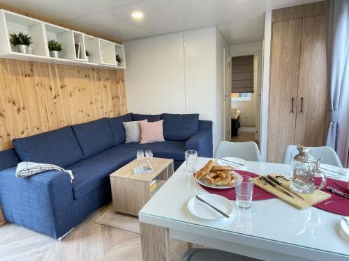 Riedenburg House | Holiday Home Tiny Haus Schleusenblick by Interhome