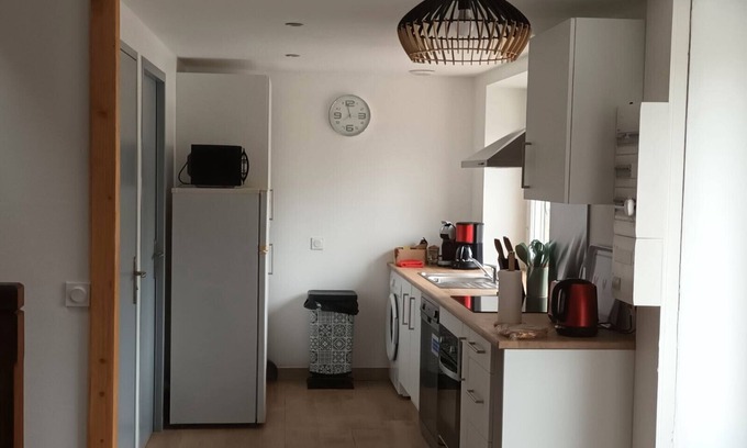 Locarn House | Holiday Home 'Ty Ma Zud' with Private Terrace and Wi-Fi