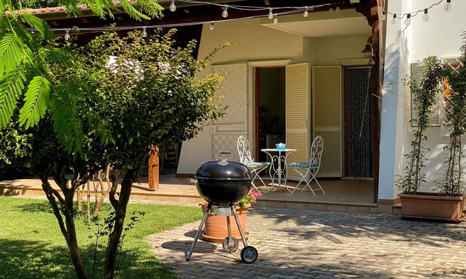 Fontanelle Villa | Holiday Home 'Villa in the Ugento Natural Park' with Private Garden and Air Conditioning